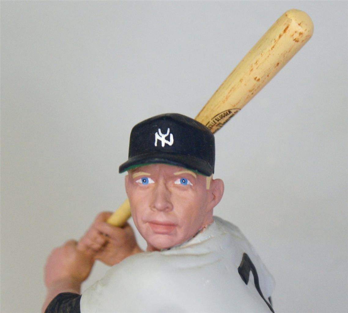 MICKEY MANTLE BASEBALL SALVINO FIGURINE 690 OF 950 Gold Crafters