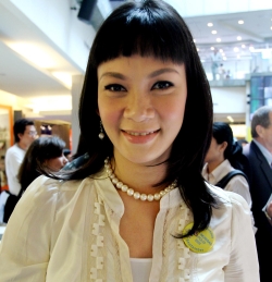 Dian Nitami muda