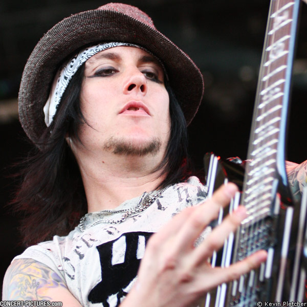 synyster gates.