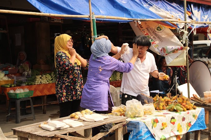 Kecoh! Sigaman & Sidayang Berperang besar di Pasar Pekan Bongawan!