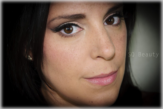 Suave y dulce con toque mate y eyeliner Silvia Quiros makeup