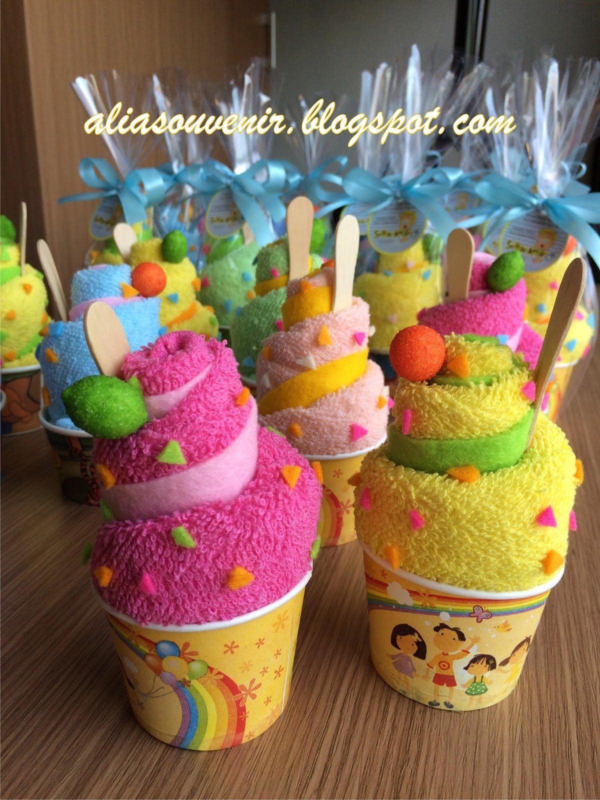 Souvenir Handuk Souvenir Towel Cake Souvenir Handuk Souvenir Towel Cake
