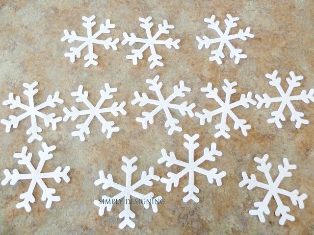 Felt Snowflakes | #winter #christmas #holiday #craft #sizzix #snowflakes