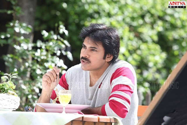 Pawan Kalyan-Attharintiki Daaredhi First Look Pawan Kalyan-Attharintiki Daaredhi First Look