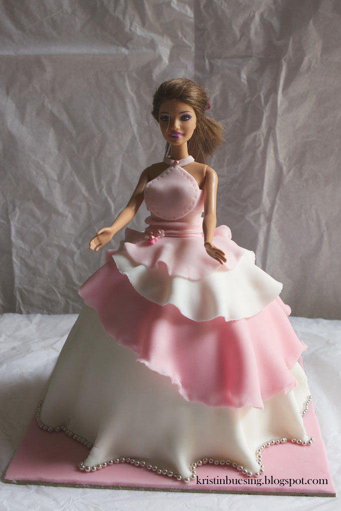 Kristin Buesing Barbie dolly varden party cake