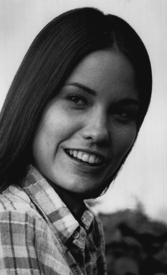 Cristina Raines
