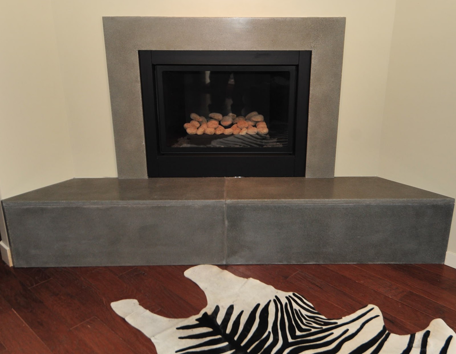 MODE CONCRETE A High Style Concrete Fireplace Custom Made by Local