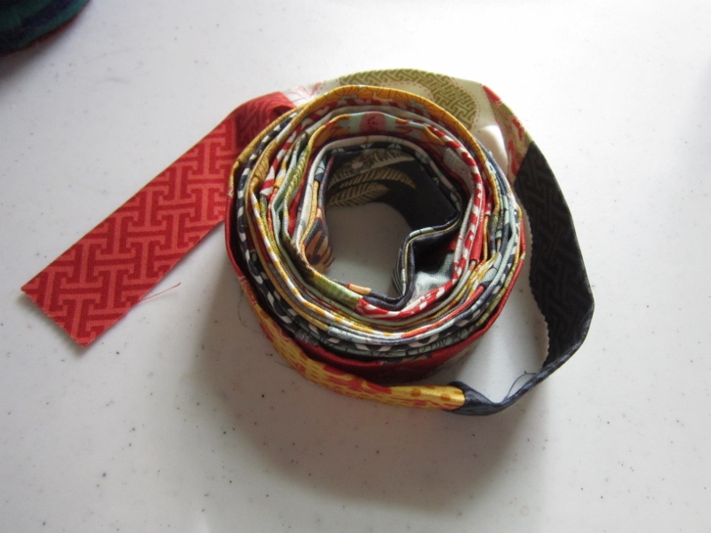 Fabric Fascination Charm Square Scrappy Binding Tutorial