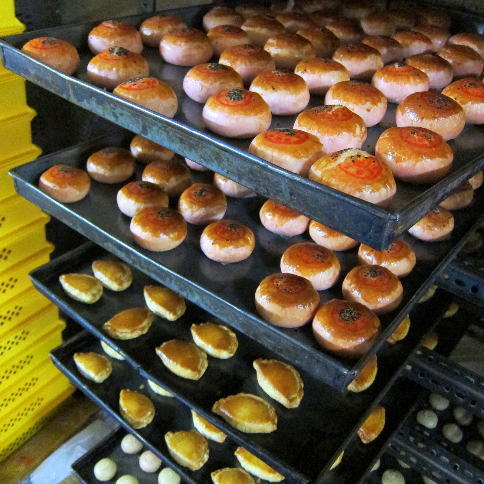 Traditional Chinese Cakes and Biscuits Hua Bee 和美 Bakery in Tangkak