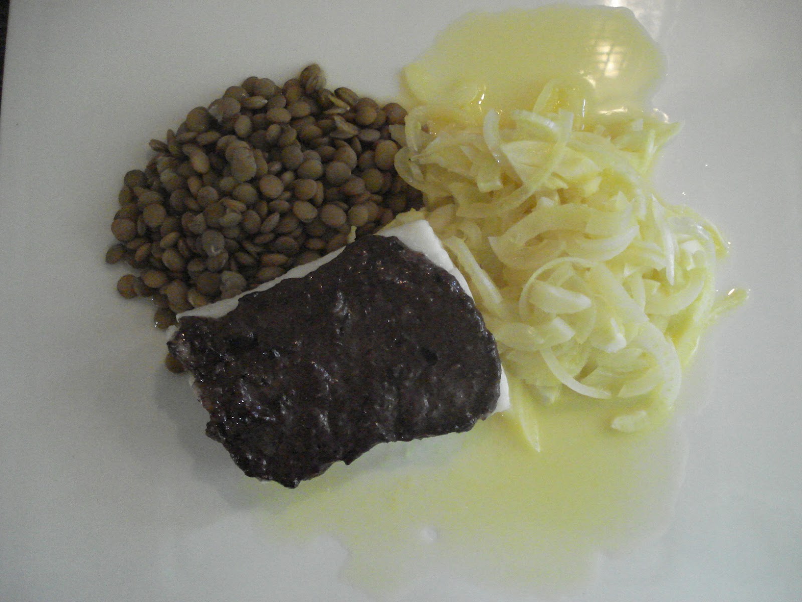 Torsk med tapenade, appelsinbraisert fennikel og grønne linser