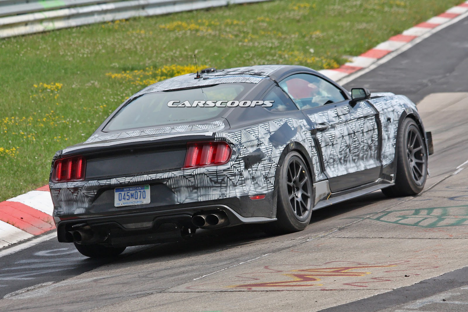 2016-Mustang-SVT-Spins-1.jpg