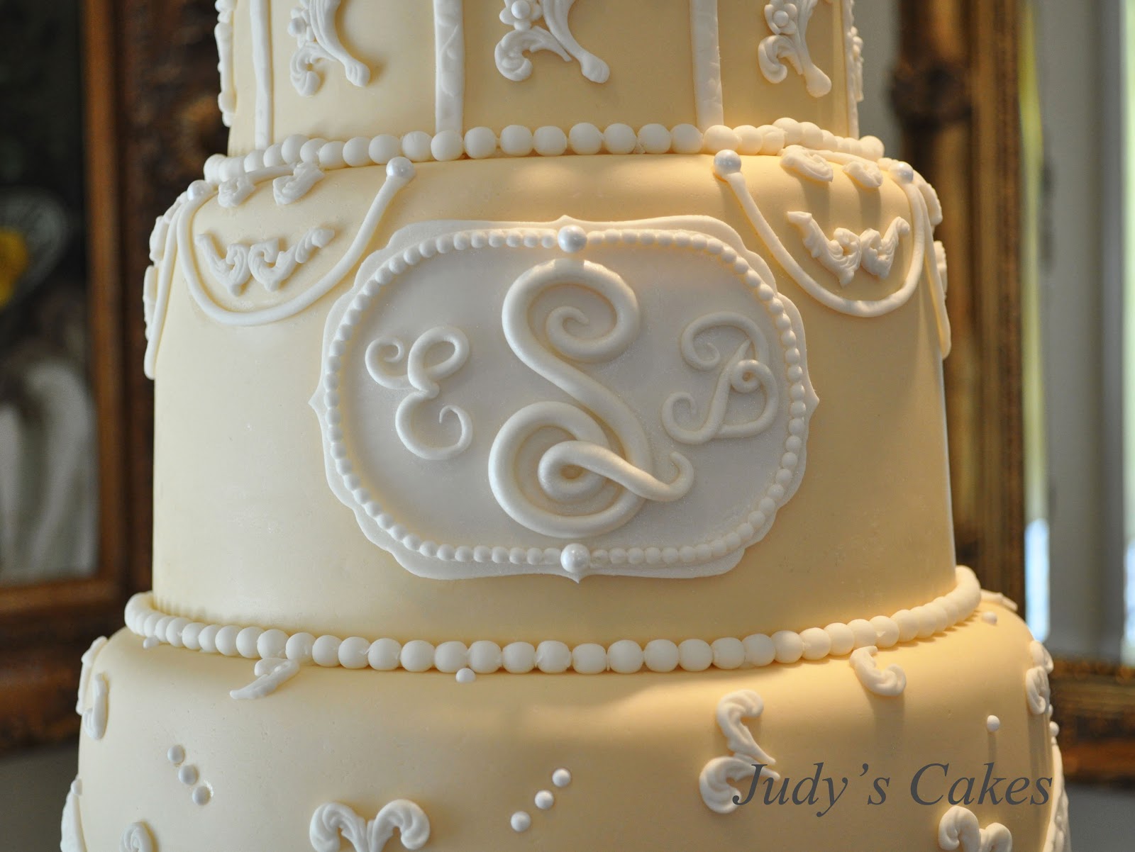 Judy's Cakes Monogram & Roses