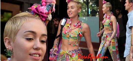 Aksesoris Nyeleneh ala Artis MileyCyrus Aksesoris Nyeleneh ala Artis MileyCyrus