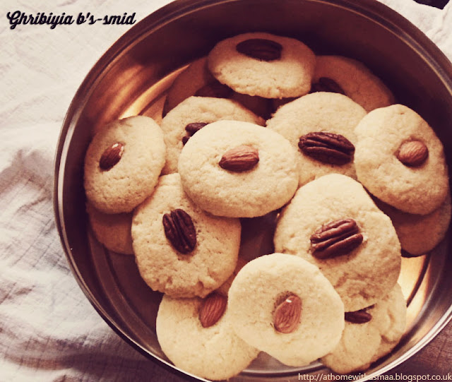 algerian semolina sugar cookies recipe | Halal Home Cooking
