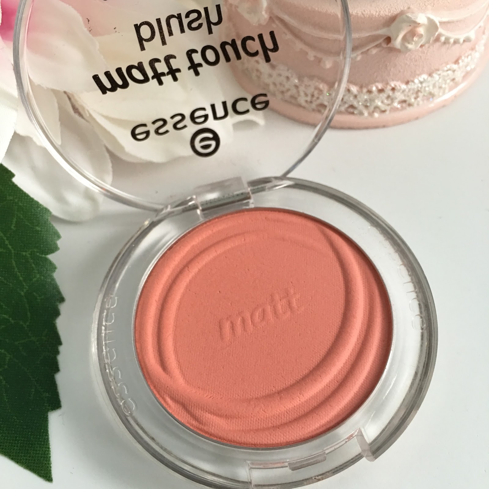 Gamze Çelikdemir Essence Matt Touch Blush Peach Me Up