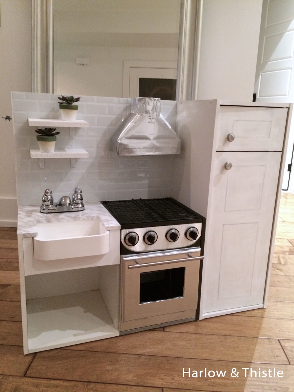 DIY Play Kitchen | Harlow DIY Play Kitchen | Harlow