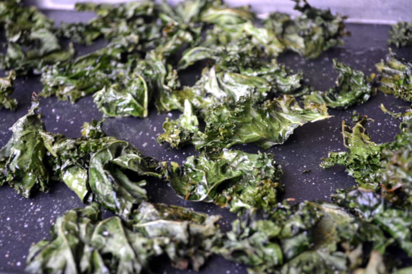 Hardly Housewives Kale Chips