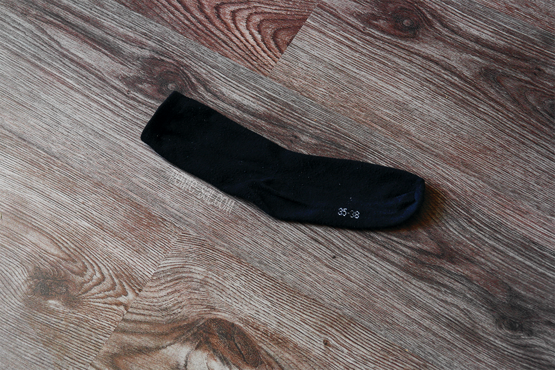 PETITESAL DIY workout armband for your phone in just 4 steps