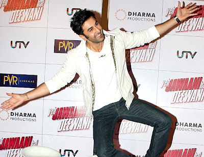 Ranbir Kapoor spotted with his 'Awaara' tattoo - TumbRing Entertainment