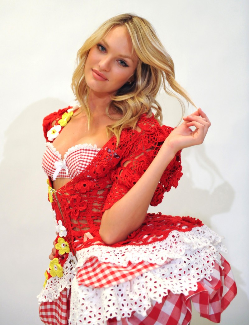 Candice Swanepoel (Victoria's Secret Fashion Show 2010/11 fitting) HQ