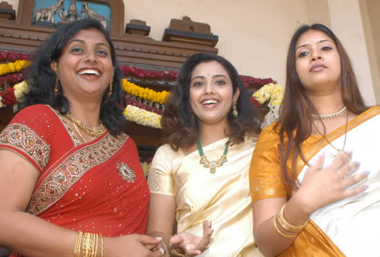 roja serial heroine family photos telugu hot actress wallpapers pictures cine actress roja serial heroine family photos telugu hot actress wallpapers pictures cine actress