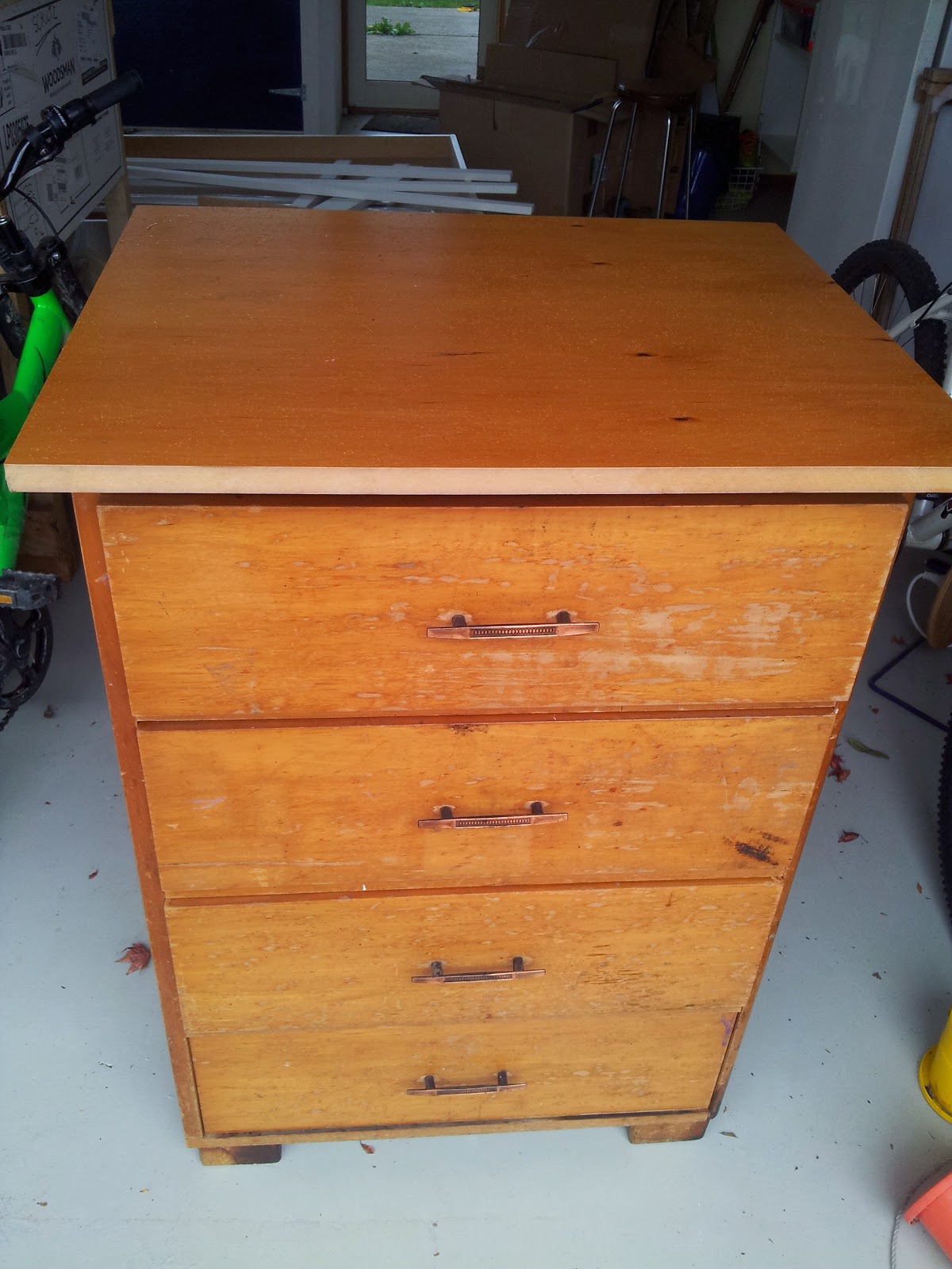 How to make a cutting table a bit of upcycling