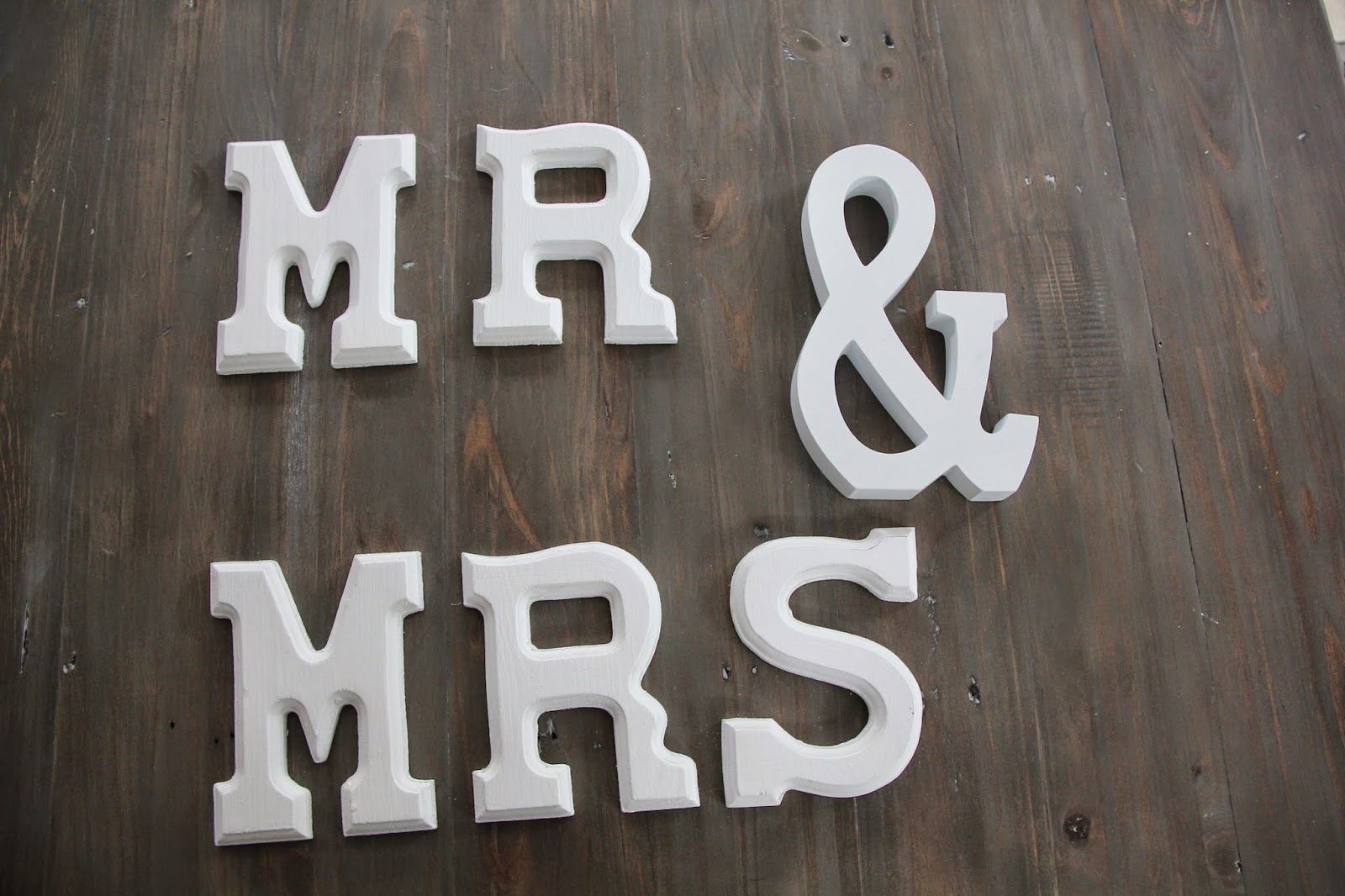 A & I Wedding Rentals Mr & Mrs Signs