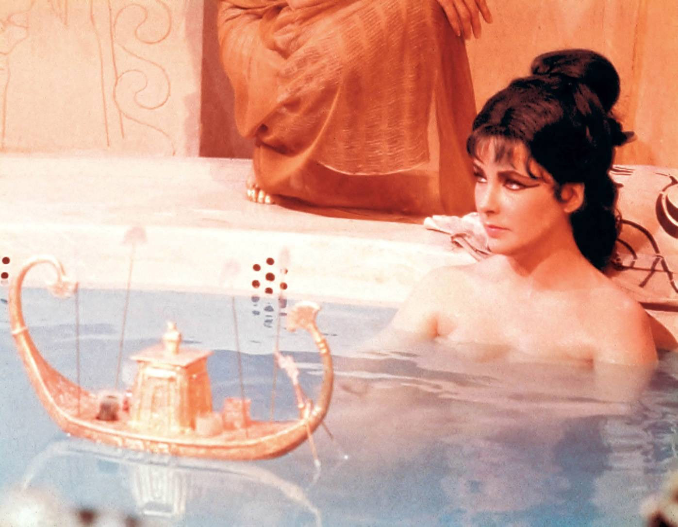 http://3.bp.blogspot.com/-O-NvaO1RO4w/TYoQ323bG8I/AAAAAAAAea8/k7V5VrLec7E/s1600/Cleopatra-1963-elizabeth-taylor-16282319-1397-1085.jpg