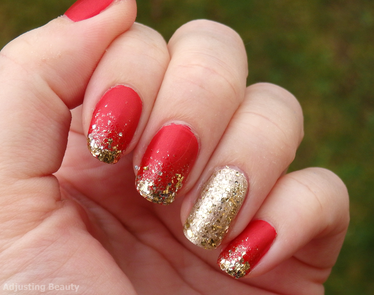 Classic Red And Gold Christmas Manicure Adjusting Beauty