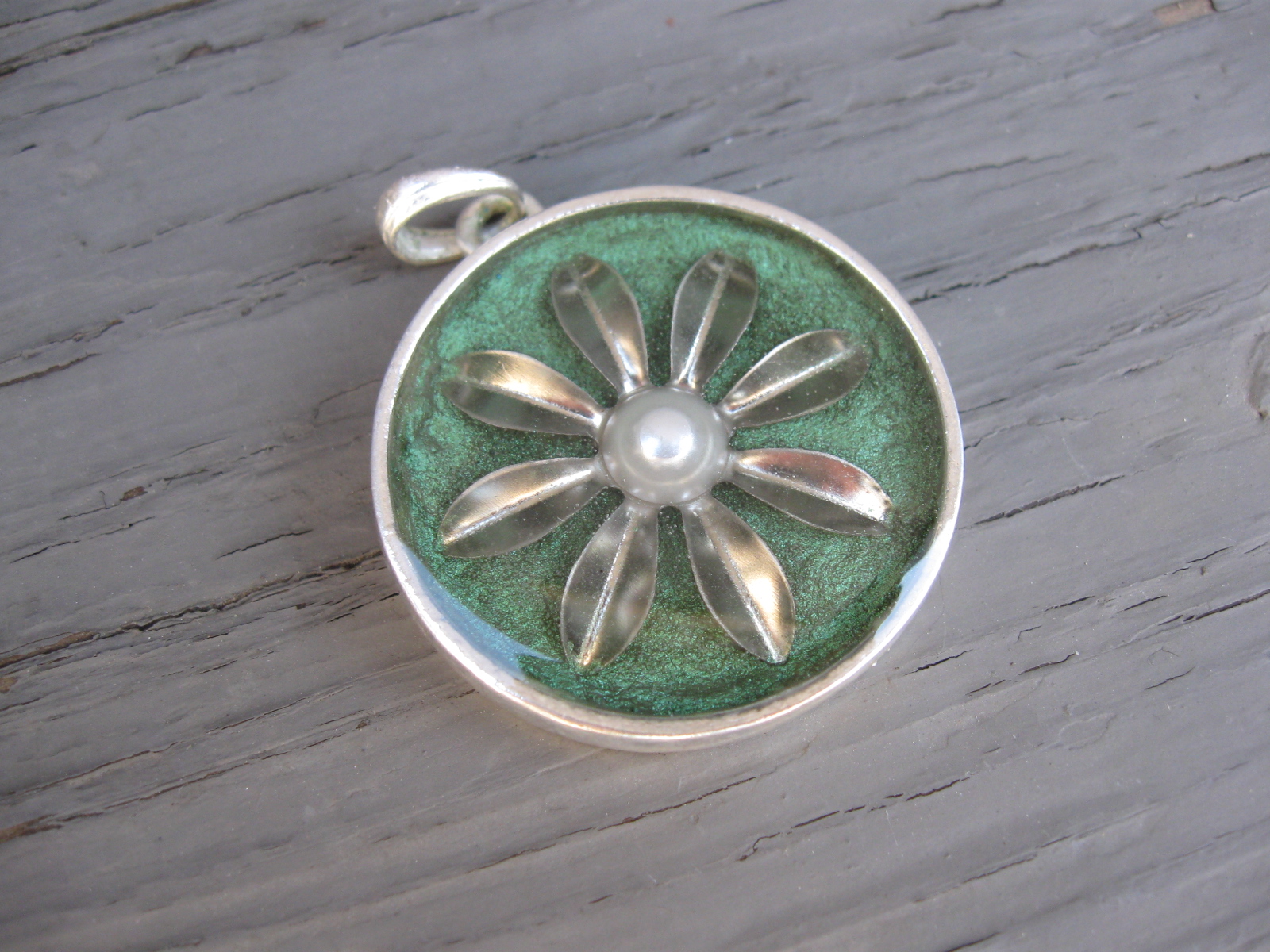 Craft Klatch ®: Metal Flower Pendant - Jewelry Clay and Jewelry Resin