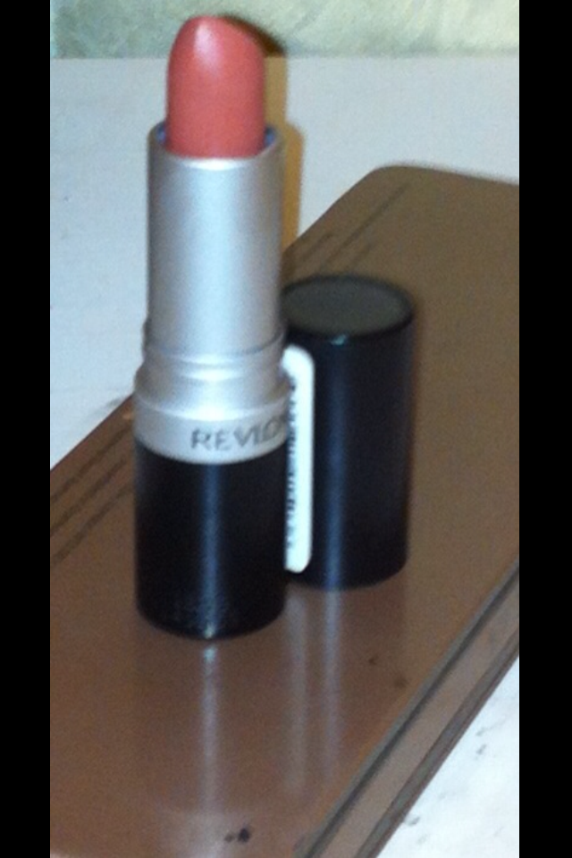V ii V A G L A M; x MAC Lipstick dupe? Revlon Matte Lipstick Mauve It Over