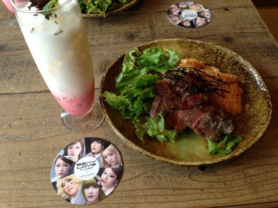 صور تيأرا في مقهى Manduka الياباني T-ara+picture+cafe+manduka+in+shibuya+(4)
