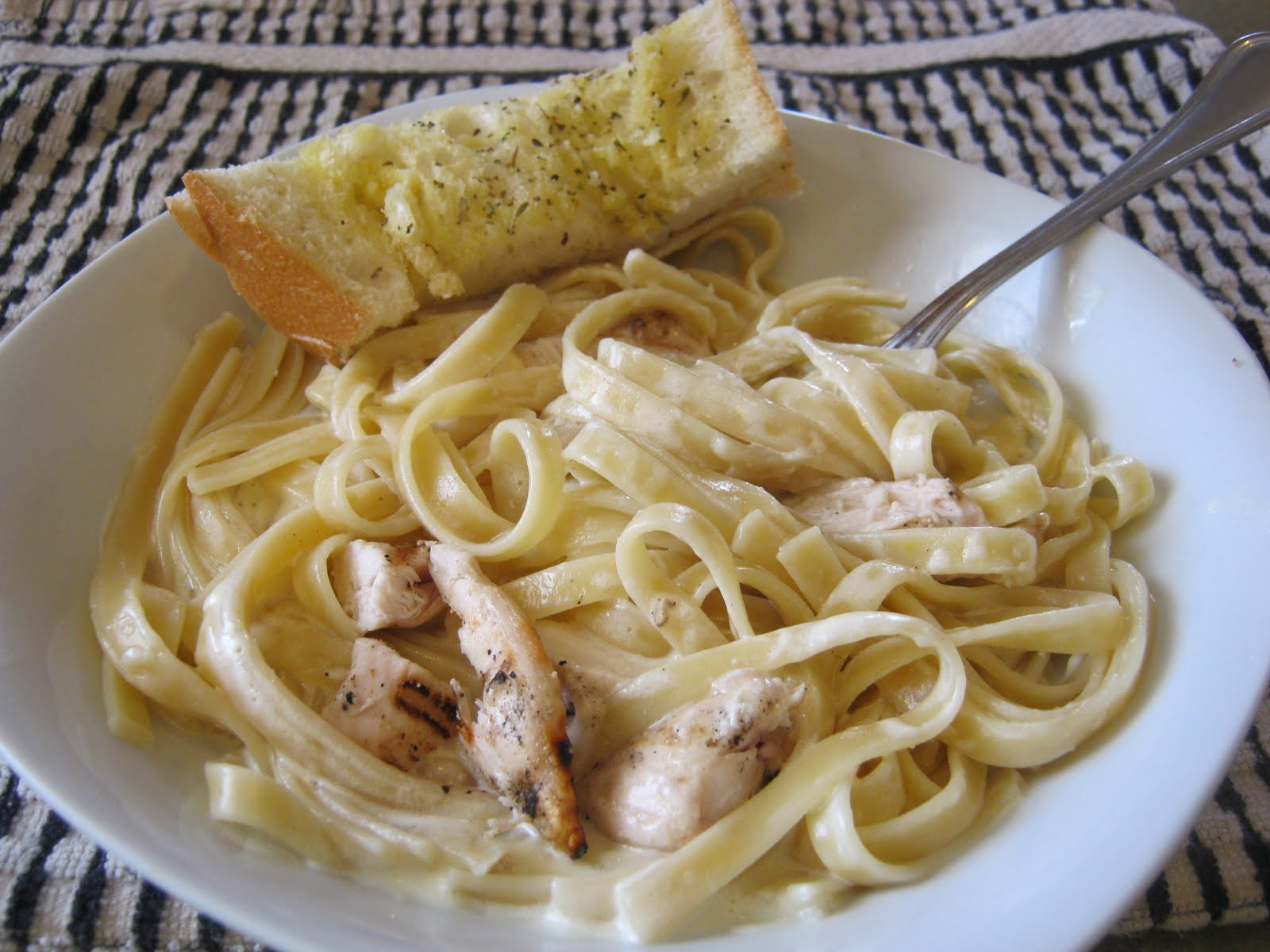 7 Baking Bettys Olive Garden Fettuccine Alfredo with Chicken