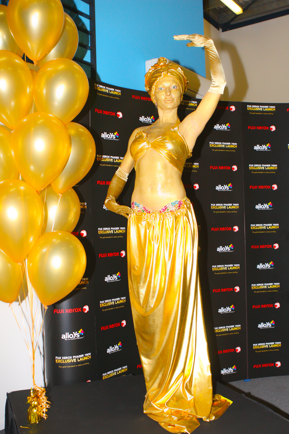 Golden Bodypainting Bodyartist Bodypainter Eva Rinaldi Human Statue