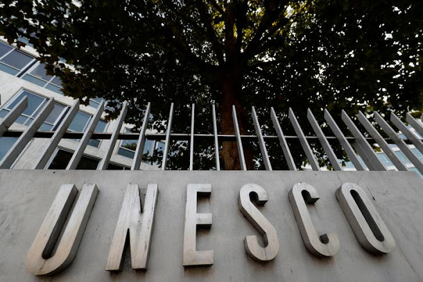 總部設於法國巴黎的聯合國教科文組織(UNESCO)大樓外觀,各國國旗迎風搖曳。 總部設於法國巴黎的聯合國教科文組織(UNESCO)大樓外觀,各國國旗迎風搖曳。