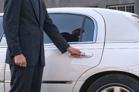 مقعد للسفر بأقل ثمن مقعد للسفر بأقل ثمن