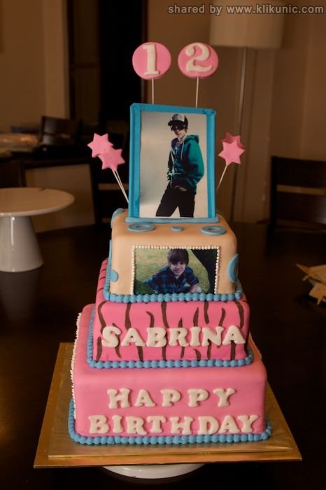 http://3.bp.blogspot.com/-OBcMI62imsA/TXWPhD1LjCI/AAAAAAAAQOs/9Mdya9xhrJ8/s1600/justin_bieber_09.jpg