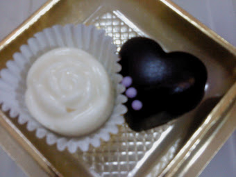 Choco Dark Milk Love Shape + White Choco Flower Shape