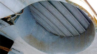 Круглая ниша для уборки колеса Ил-10 М