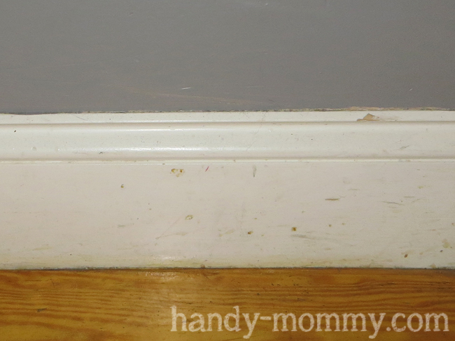 http://3.bp.blogspot.com/-ODOMw8-YbWI/UeLYgwHpzhI/AAAAAAAAM_4/RjIjYxbcYBM/s1600/making+old+baseboards+look+pretty+1.jpg