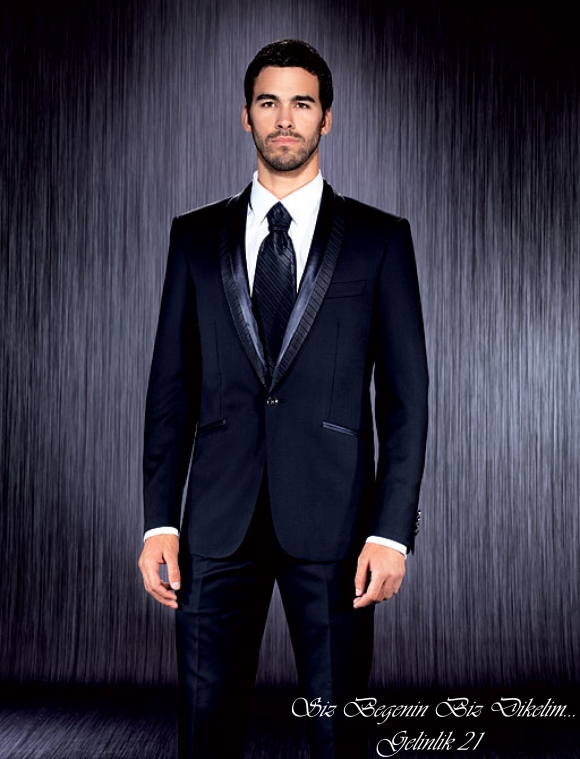 Sanal tasarımcı: 2012-2013 yeni sezon damatlık modelleri Sanal Tasarımcı: 2012-2013 Yeni Sezon Damatlık Modelleri