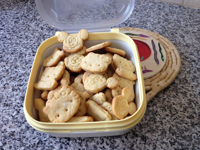 Lilach Oren Handmade: Making cookies