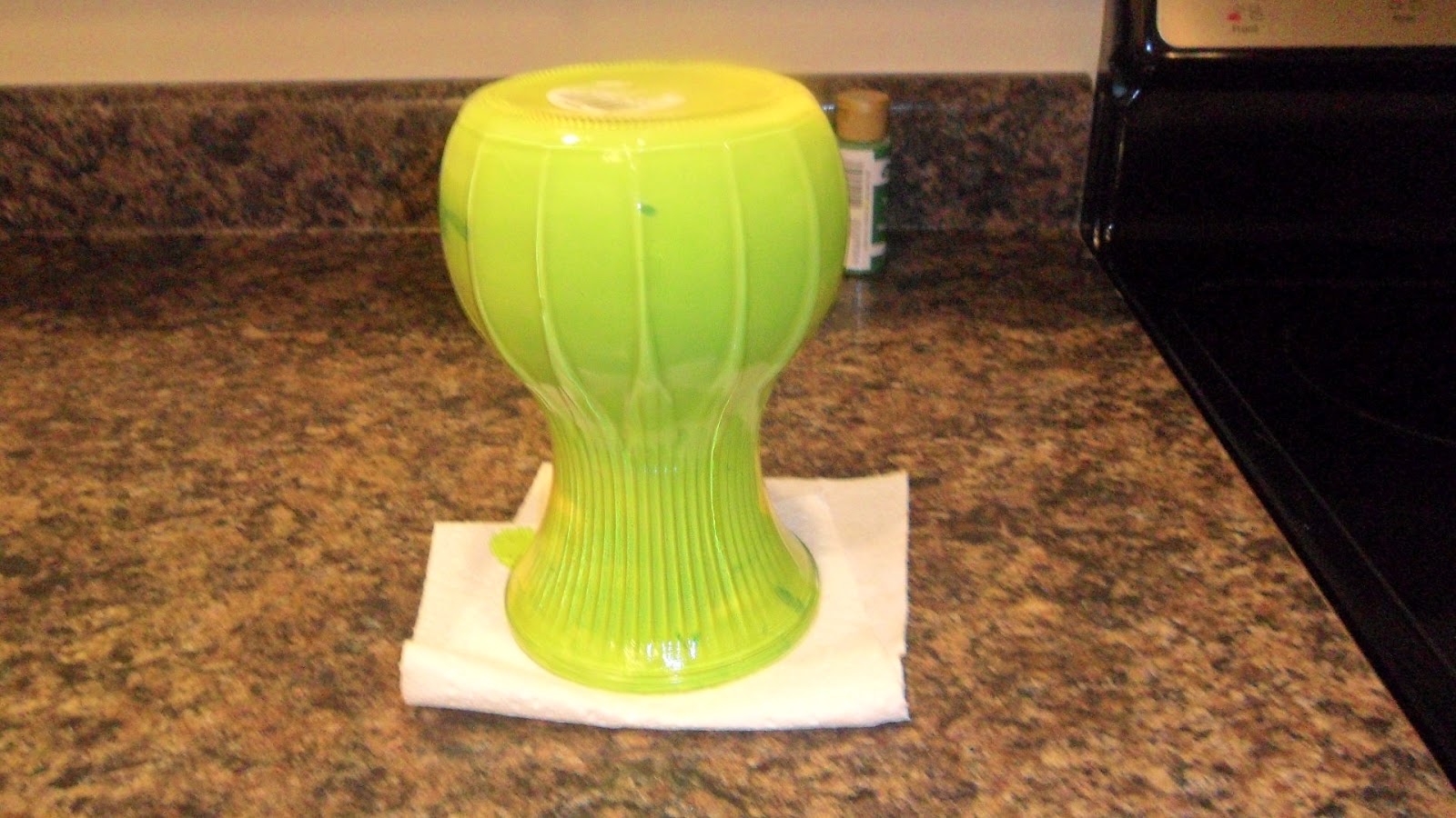 Home For4 Sweet Home DIY Swirl Paint Vases