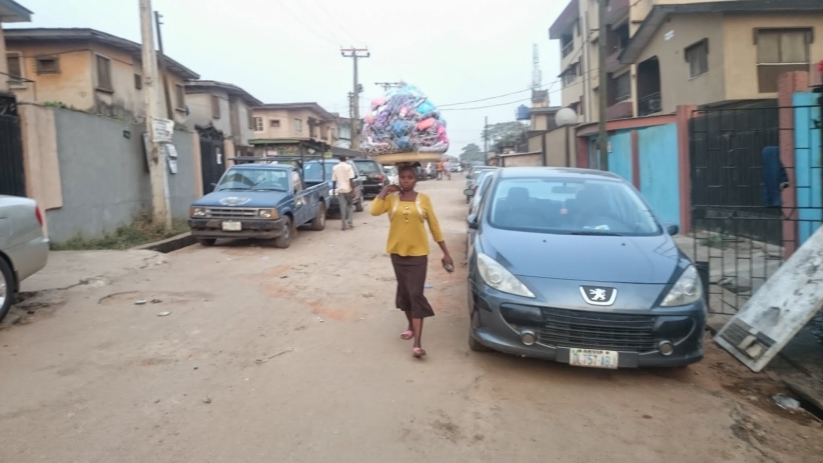 Wares hawker in Iyana ipaja area of Lagos state