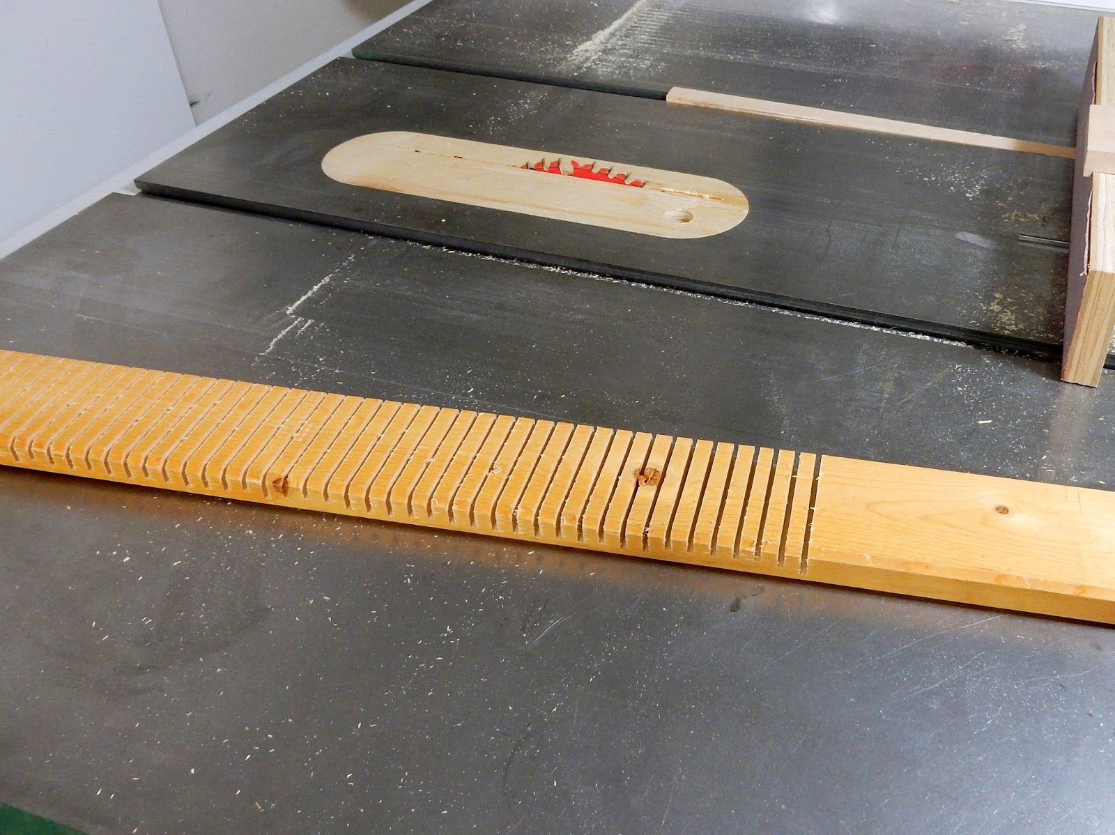 Jax Design Bending Wood with Miter Gauge Kerf Jig