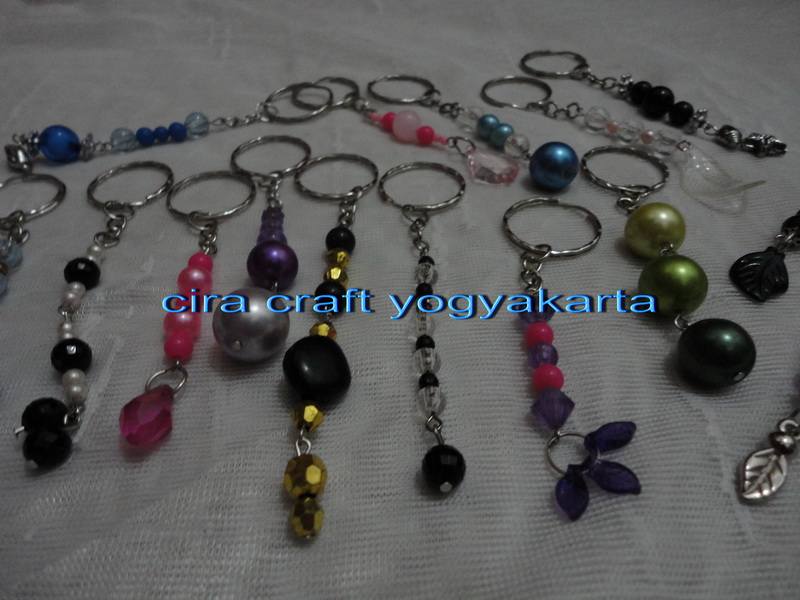 Cara Membuat Gantungan Kunci Dari Manik Manik | souvenir pernikahan wedding souvenir gantungan kunci Cara Membuat Gantungan Kunci Dari Manik Manik | souvenir pernikahan wedding souvenir gantungan kunci