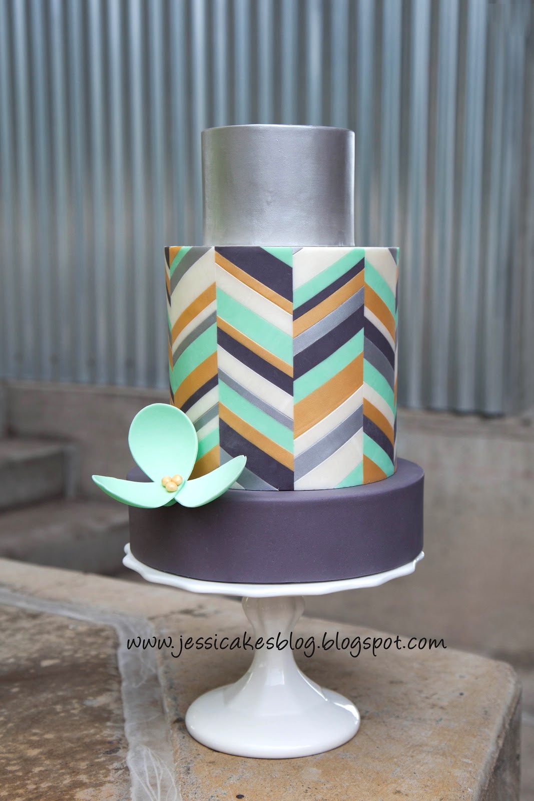 It's here...my second class, "Simply Modern Cake Design ...