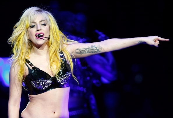 http://3.bp.blogspot.com/-OL0myYE8koY/TeWGbdg7v6I/AAAAAAAAAKg/hfGEKGvimcE/s1600/lady-gaga-the-monster-ball.jpg