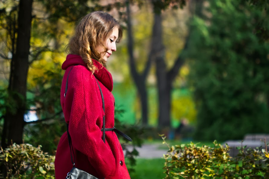 Блог Marina Sokalski (Марины Сокальски) :  девушка гуляет в парке