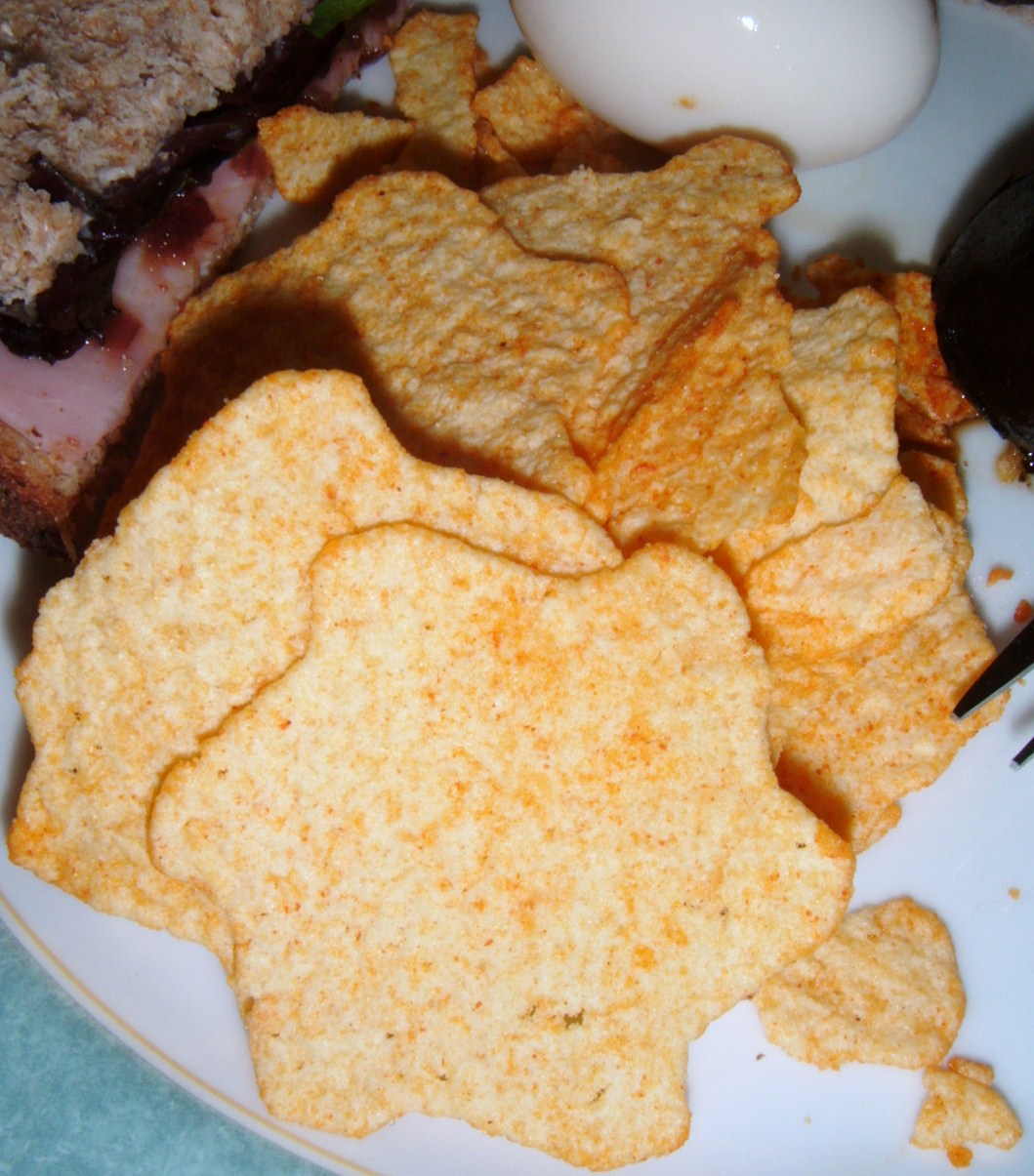 FOODSTUFF FINDS Walkers Baked Stars (Crisps) Mild Sweet Chilli (Asda